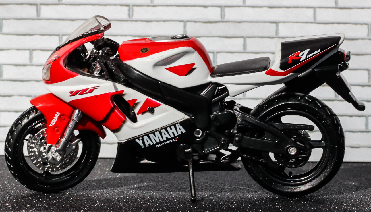 Maisto Yamaha YZF R7